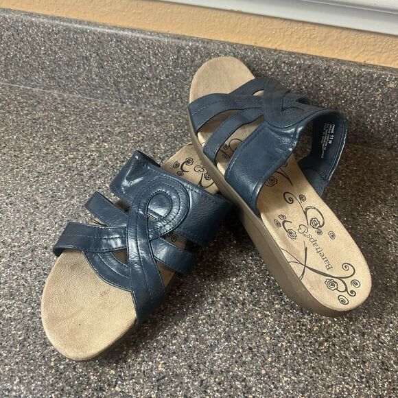 Baretraps Comfort Casual Slip On Sandals Women's Size 11W Faux Leather Navy Blue - Picture 2 of 10